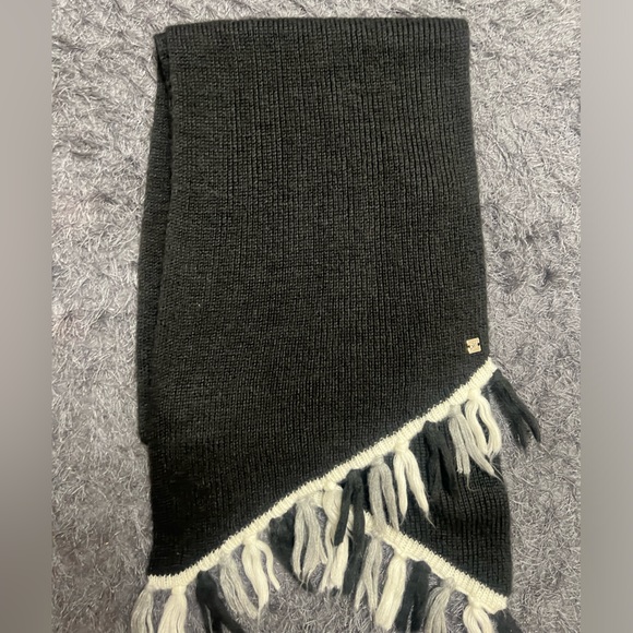 Black Winter Scarf with Fringe! - Picture 5 of 11